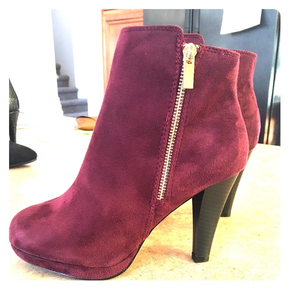 NWT MAROON SUEDE BOOTIES SIZE 8