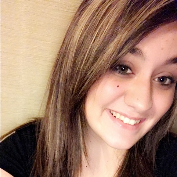 Meet your Posher, Erika - Picture 1 of 1