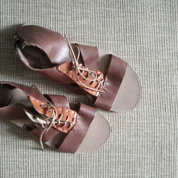 New J Artola Leather gladiator sandals mocassins