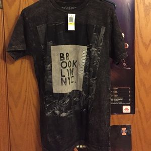 Very cool, BRAND NEW New York designed t-shirt