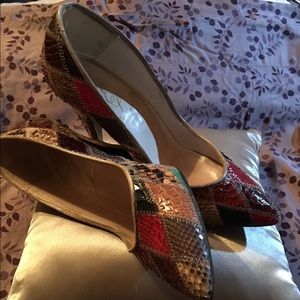 Multi color imitation snake skin mid pumps