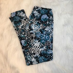 Blue Flower Print Leggings