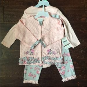 🆕 Listing!!! 3️⃣ PC infant girl's set!!☃️