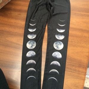 romwe phases of the moon leggings. Silky material.