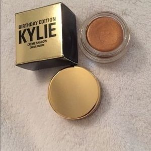 Kylie copper cream eyeshadow