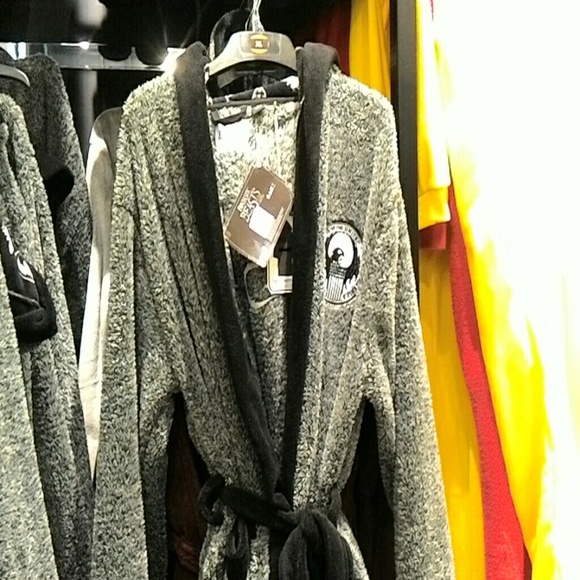 Am selling a lion slipper, PJs and a rope - Picture 2 of 4