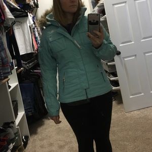 The Northface Ski / snowboard jacket. Small