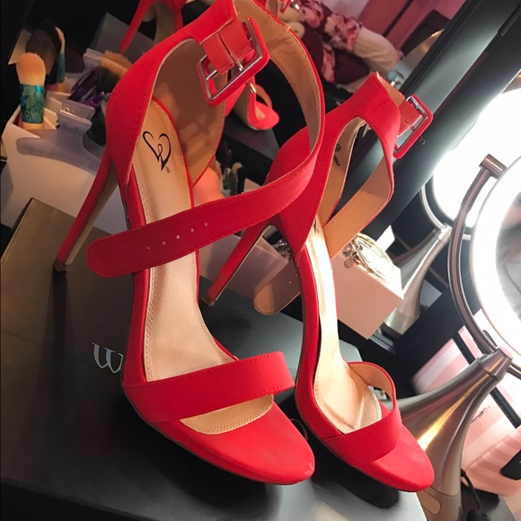 Fire engine red high heel shoes,only worn once :( - Picture 1 of 3