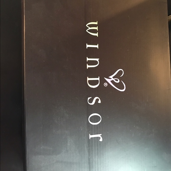 Fire engine red high heel shoes,only worn once :( - Picture 2 of 3