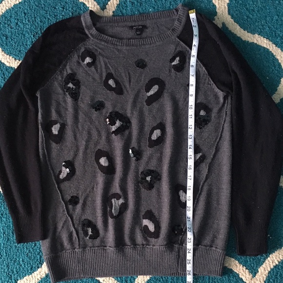 CUTE! Apt. 9 sweater size L
