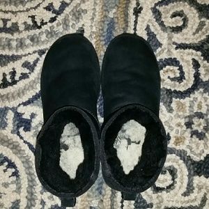 Mini classic uggs black size 8