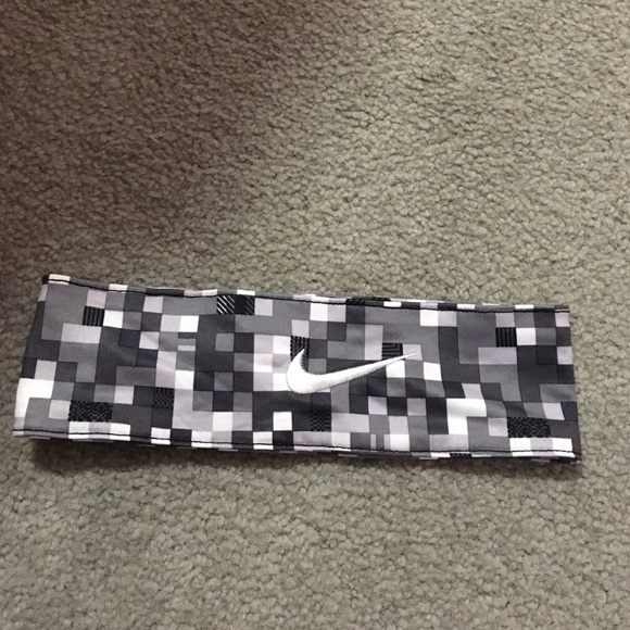 Nike checkerboard headband