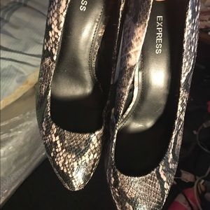 Super sale on wedges python/ snake print