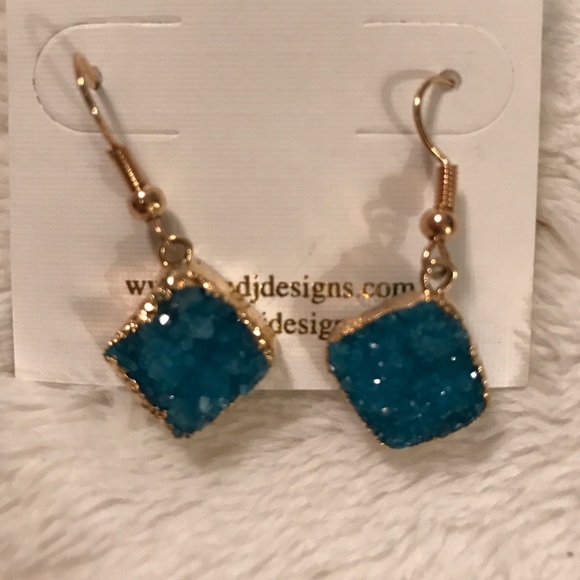 Tantalizing Turquoise Blue Druzy Earrings - Picture 2 of 4