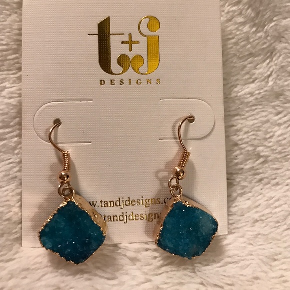 Tantalizing Turquoise Blue Druzy Earrings - Picture 3 of 4