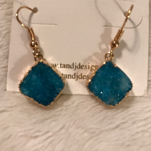 Tantalizing Turquoise Blue Druzy Earrings - Picture 4 of 4