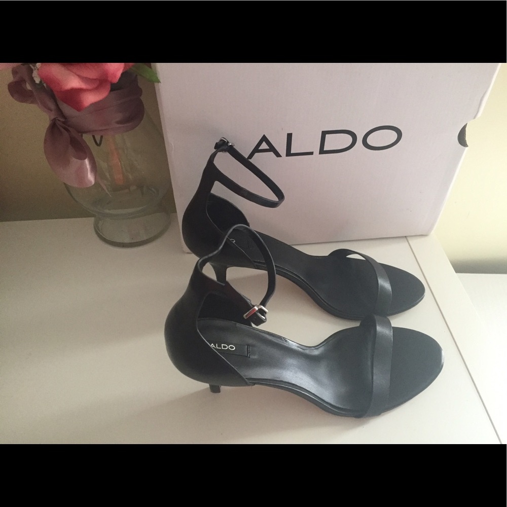 🎉 ALDO ankle strap heels size 10 in black