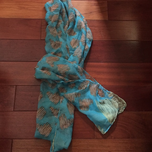 New never worn scarf