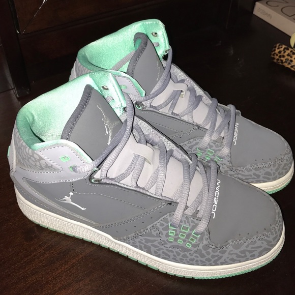 Jordan's! size 4 1/2 Worn twice! fits women's 6