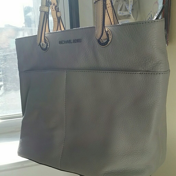 Michael Kors purse - Picture 2 of 4