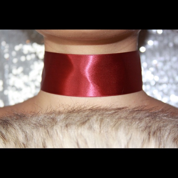 Satin red wine Choker