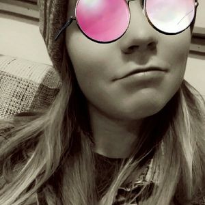 Meet your Posher, Gretchen