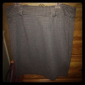 Women's houndstooth skirt