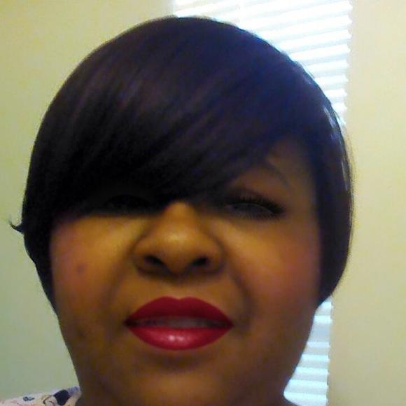 Meet your Posher, Regina