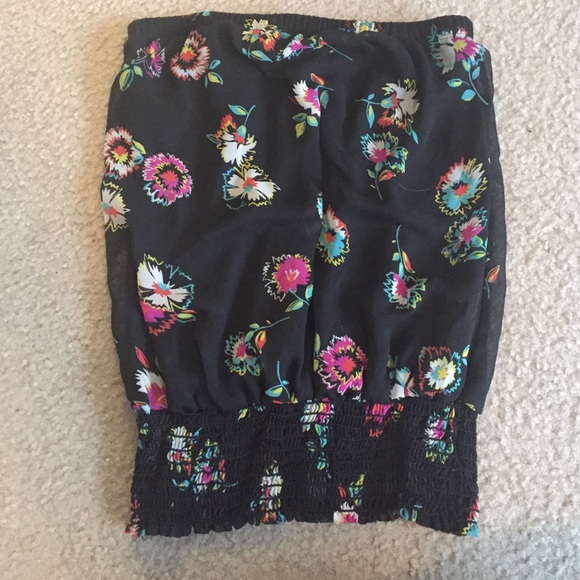 Strapless top