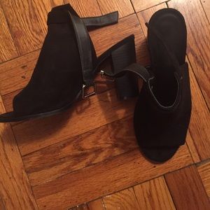 Ankle strap thick heels shoes