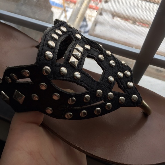 🚫TRADED🚫Sandals w/ silver sequins