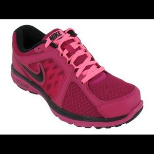 NIKE FUSHIA DUAL FUSION RUN SNEAKERS