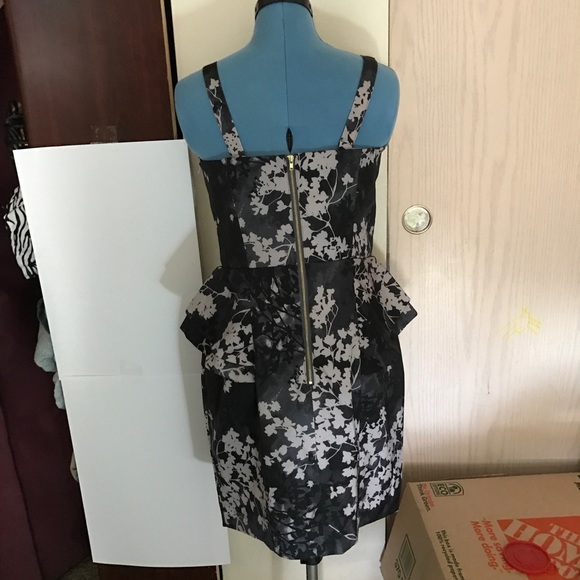 h&m floral dress semi peplum - Picture 3 of 3