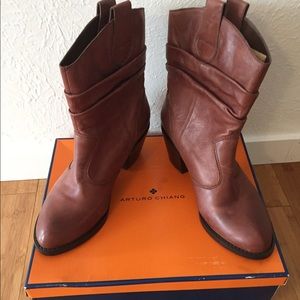 Arturo Chiangmai boots, whiskey color, brand new!