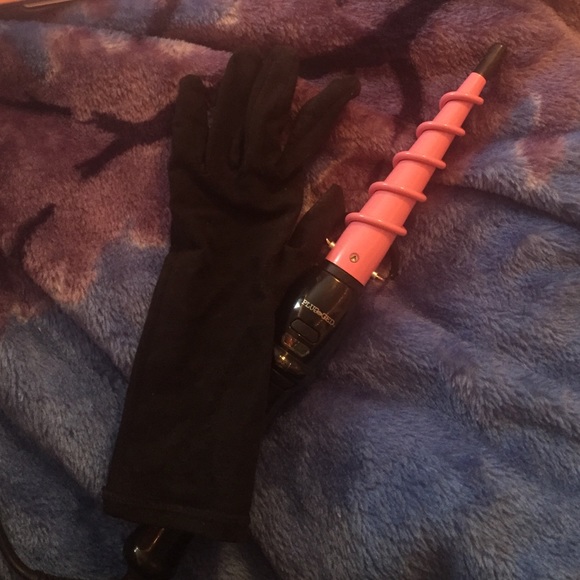 Plugged in curling wand with glove