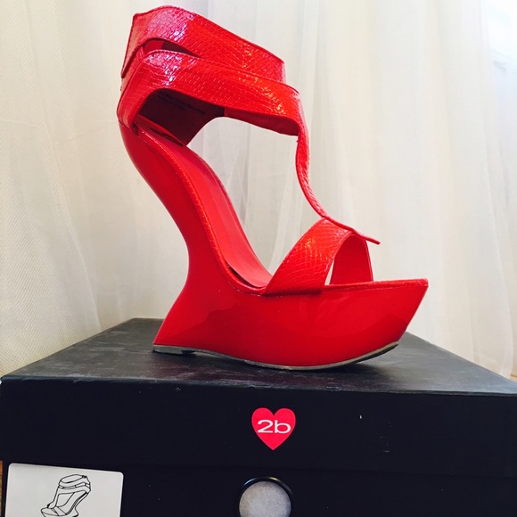 Red Hot Heels...or no heel?!?!!!!