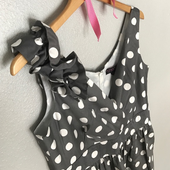 Ruffled shoulder grey dress