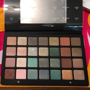 BNIB! Natasha Denona eyeshadow palette 28