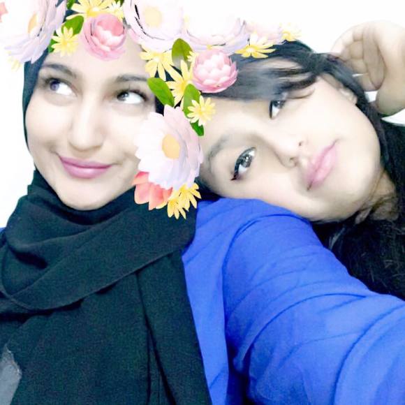 Meet your Posher, Ayesha