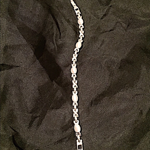 👛Silver and Pink Stone Tennis Bracelet👛 - Picture 2 of 2