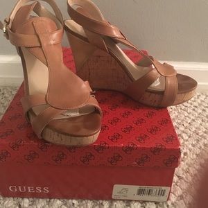 Guess medium brown leather wedges