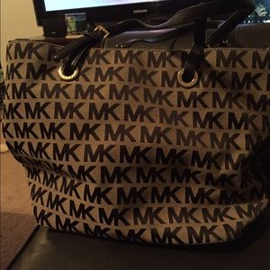 Authentic Michael Kors bag.