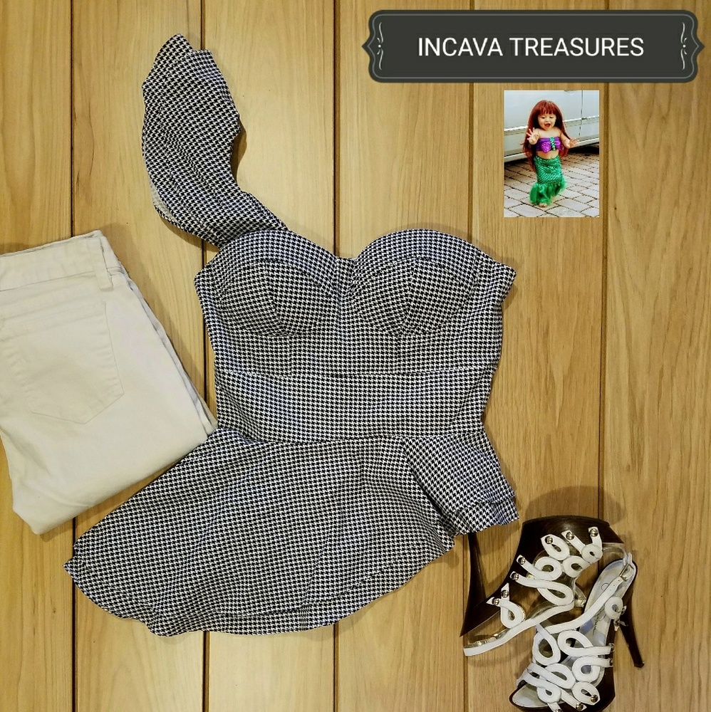 Rosita Ruffle Blouse 🍾🍾🍾HOST PICK🎉🎉🎉