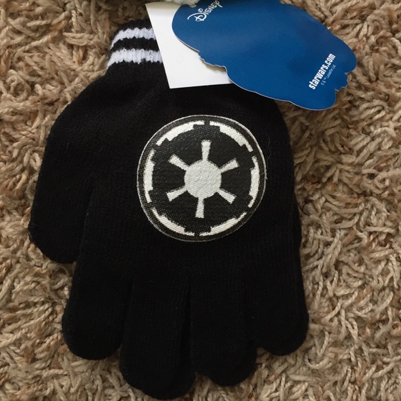 Star Wars Storm Trooper knit hat & glove set - Picture 3 of 4