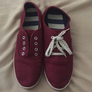 Red casual sneakers