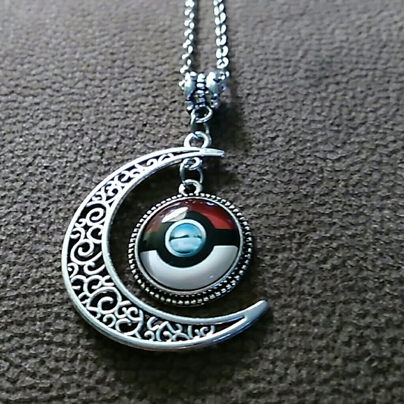 POKEMON NECKLACE