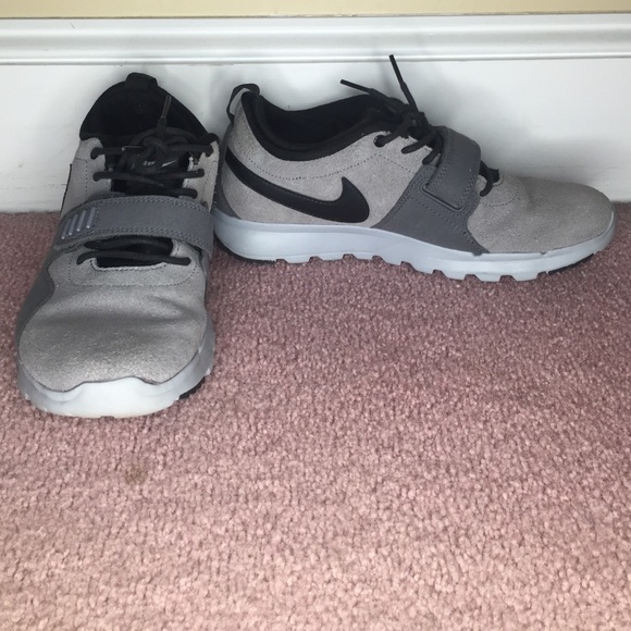Suede Nike Trainerendor - Picture 2 of 3