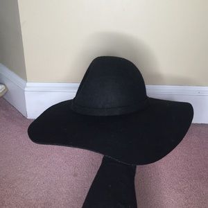 Black floppy hat
