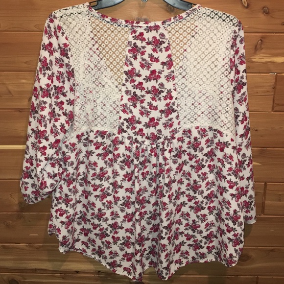 Floral Top - Picture 2 of 4