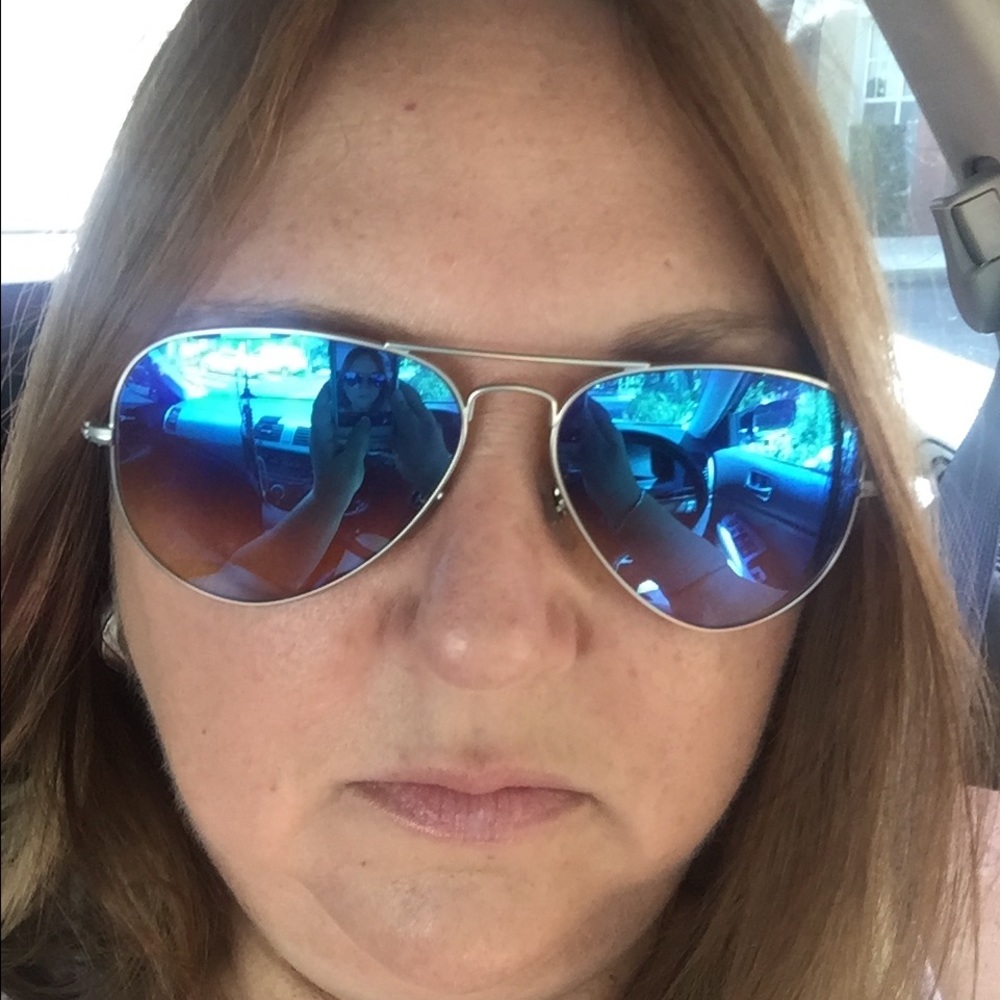 Meet your Posher, Carol